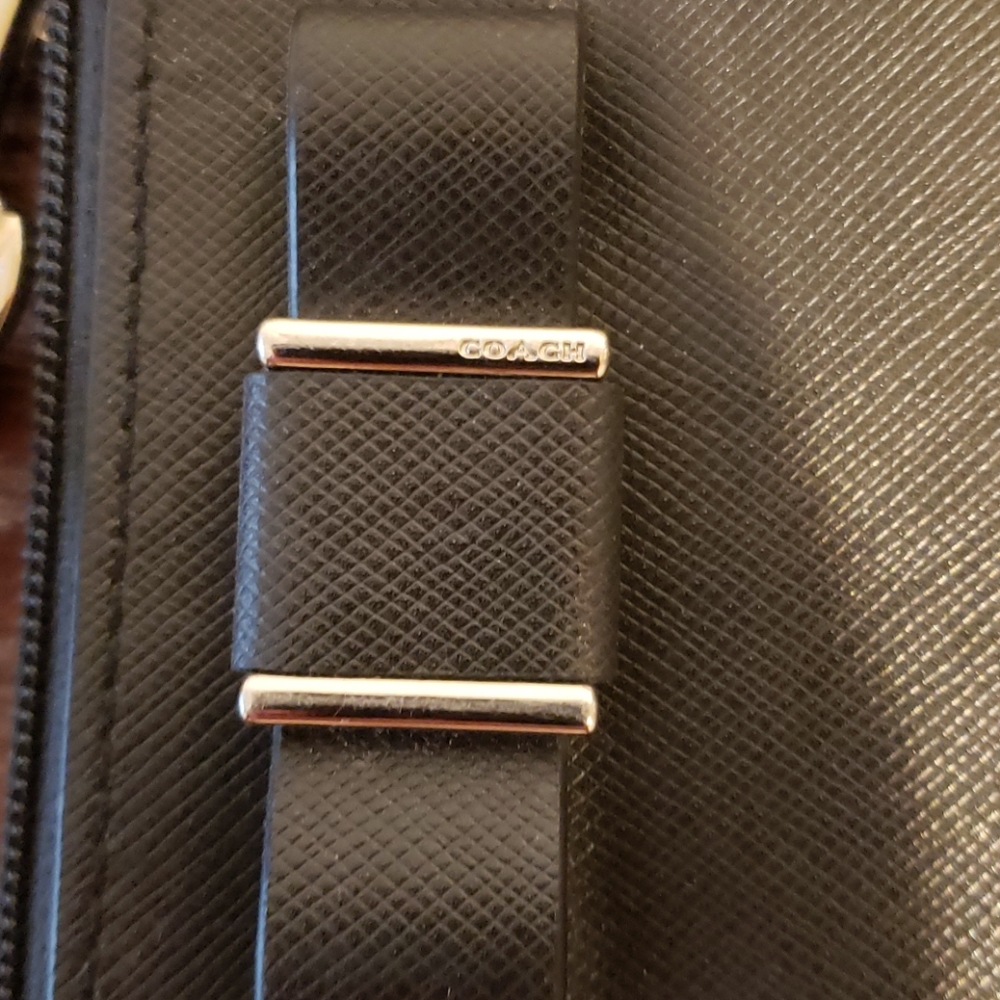 Coach wristlet - Picture 2 of 5
